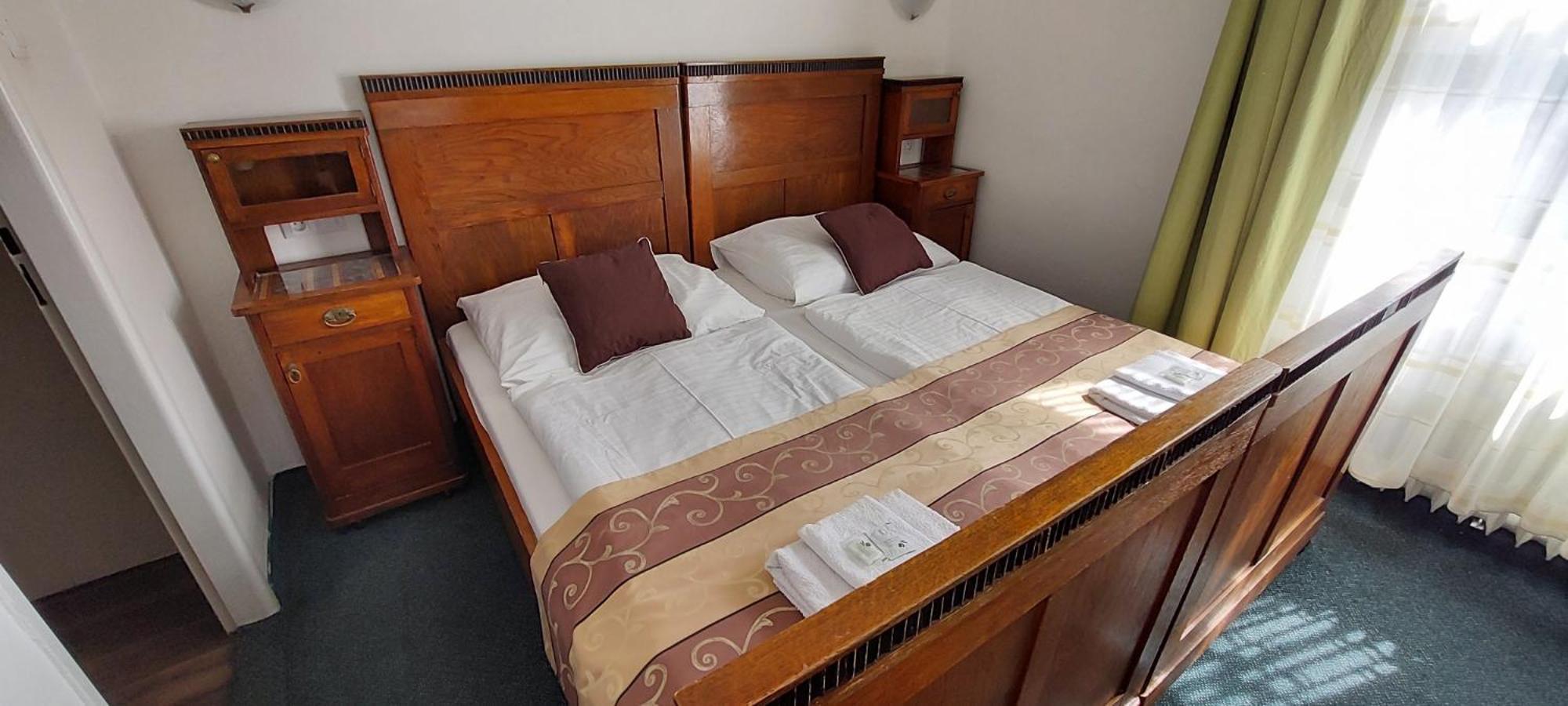 Hotel Grand Řevnice Zewnętrze zdjęcie