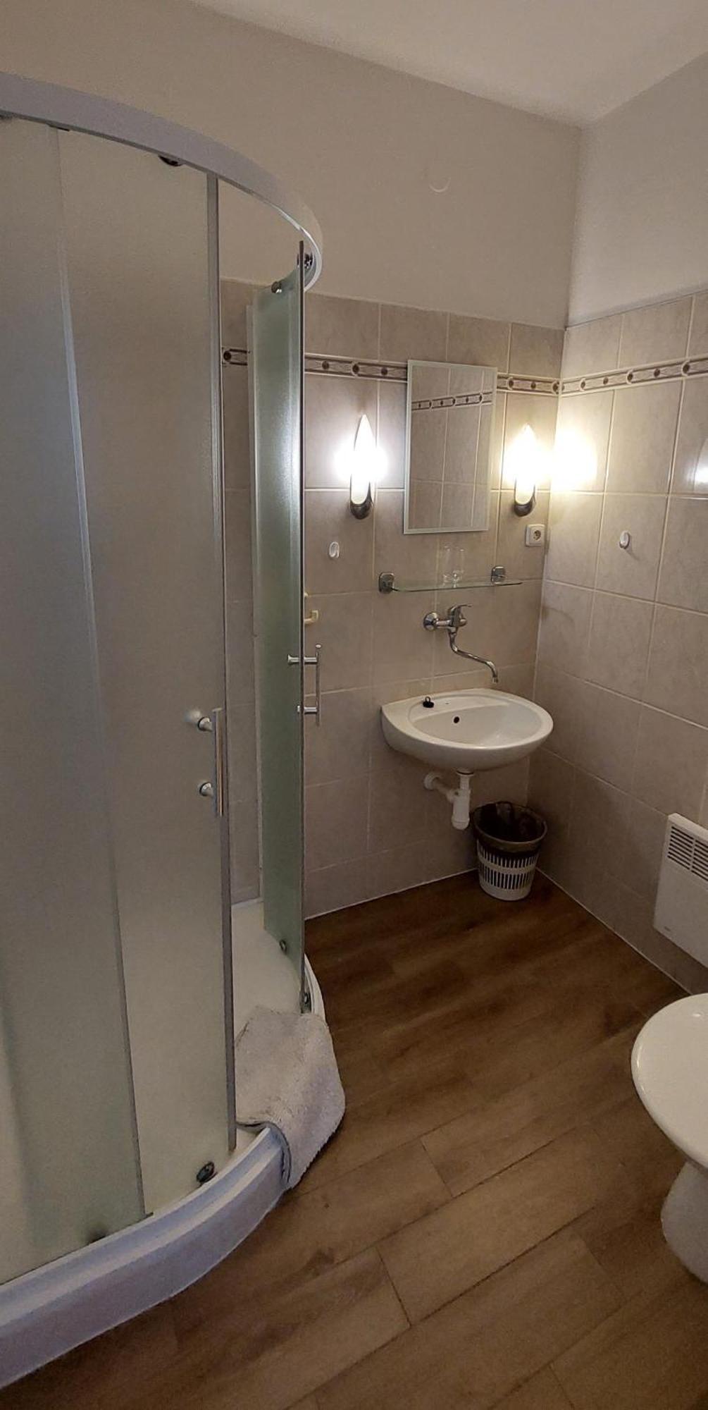 Hotel Grand Řevnice Zewnętrze zdjęcie