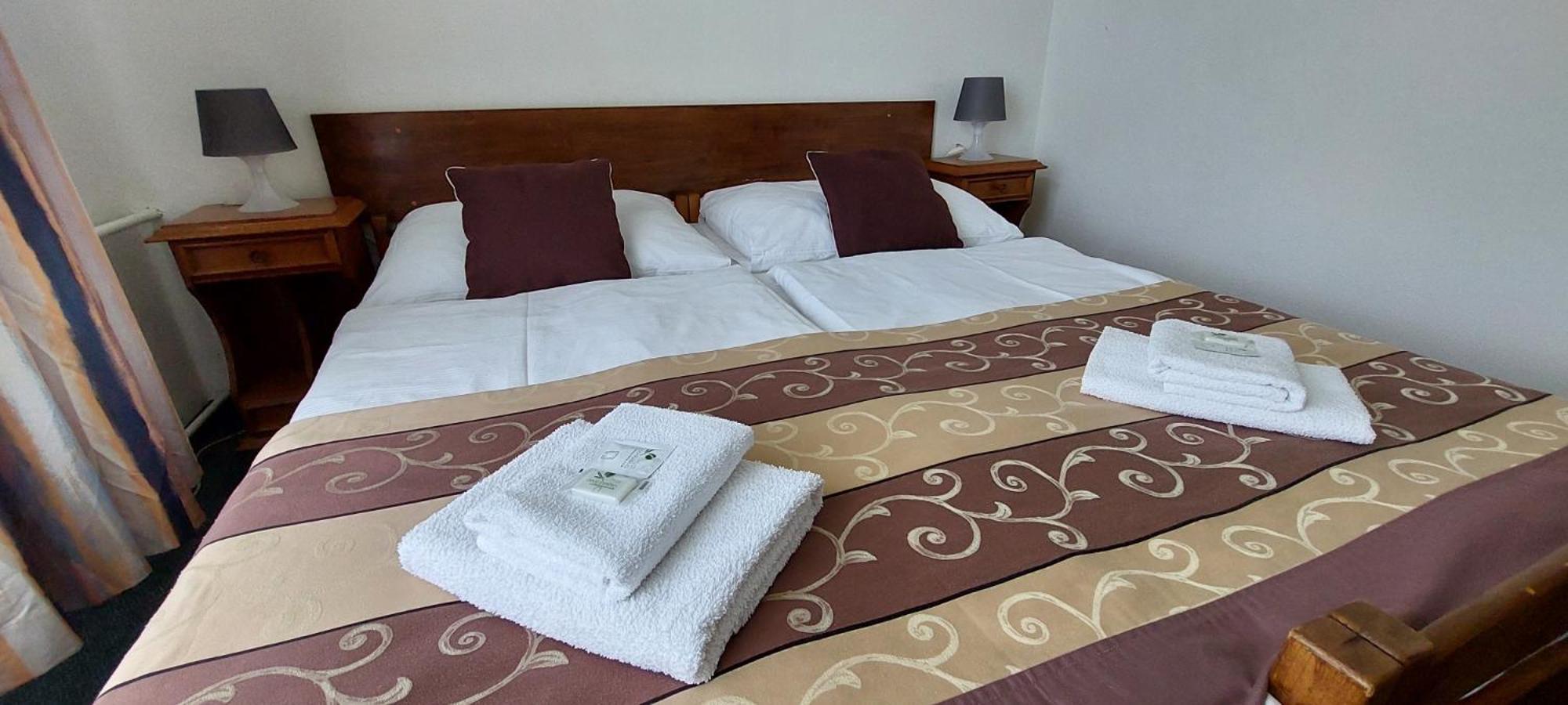 Hotel Grand Řevnice Zewnętrze zdjęcie