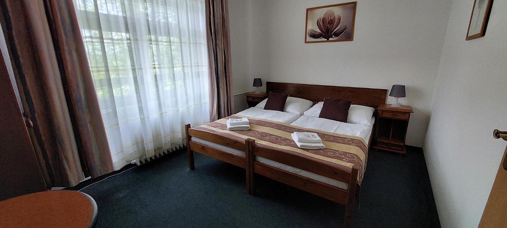 Hotel Grand Řevnice Zewnętrze zdjęcie