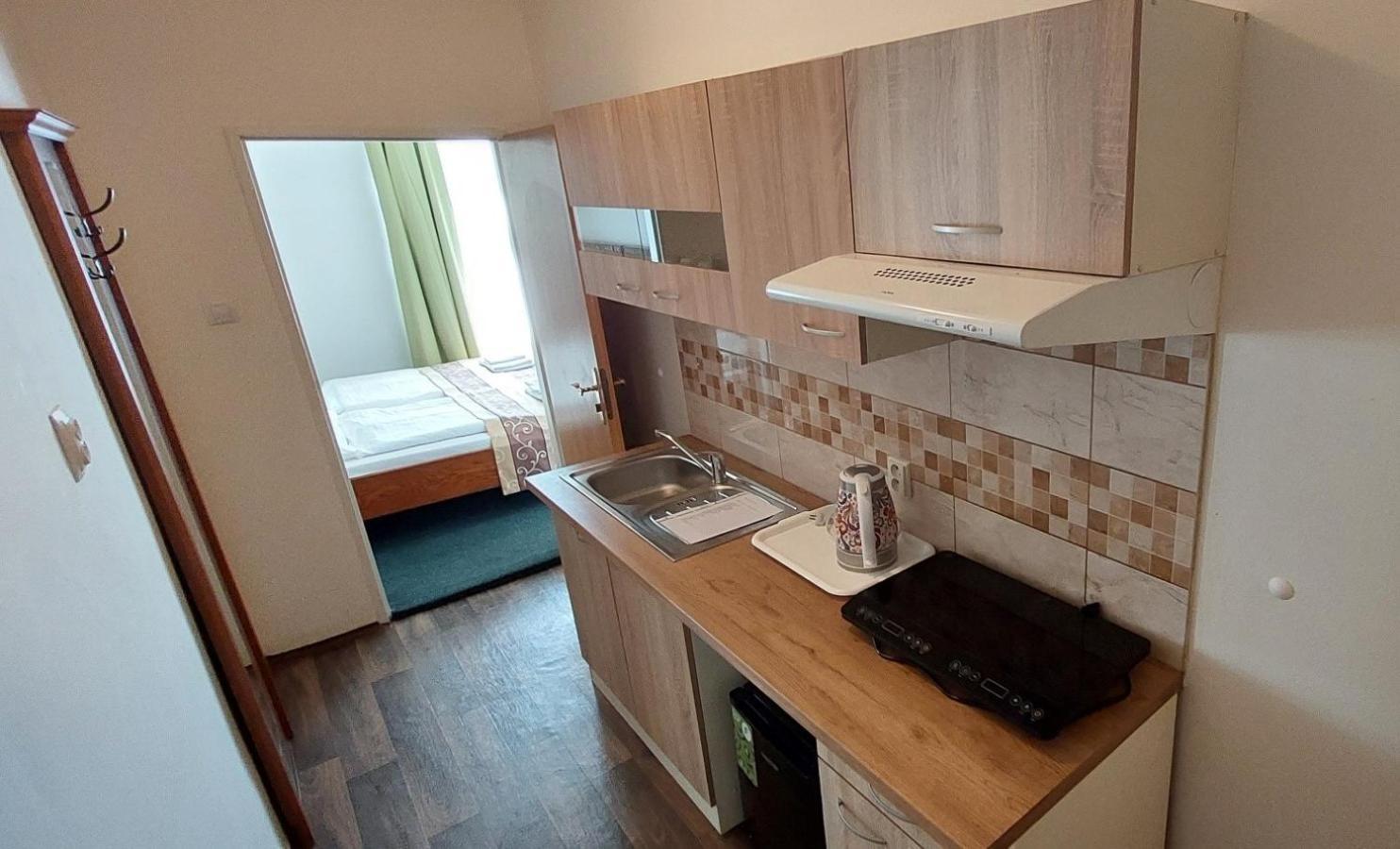 Hotel Grand Řevnice Zewnętrze zdjęcie