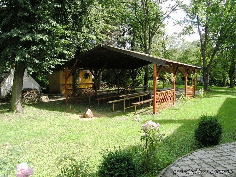 Hotel Grand Řevnice Zewnętrze zdjęcie
