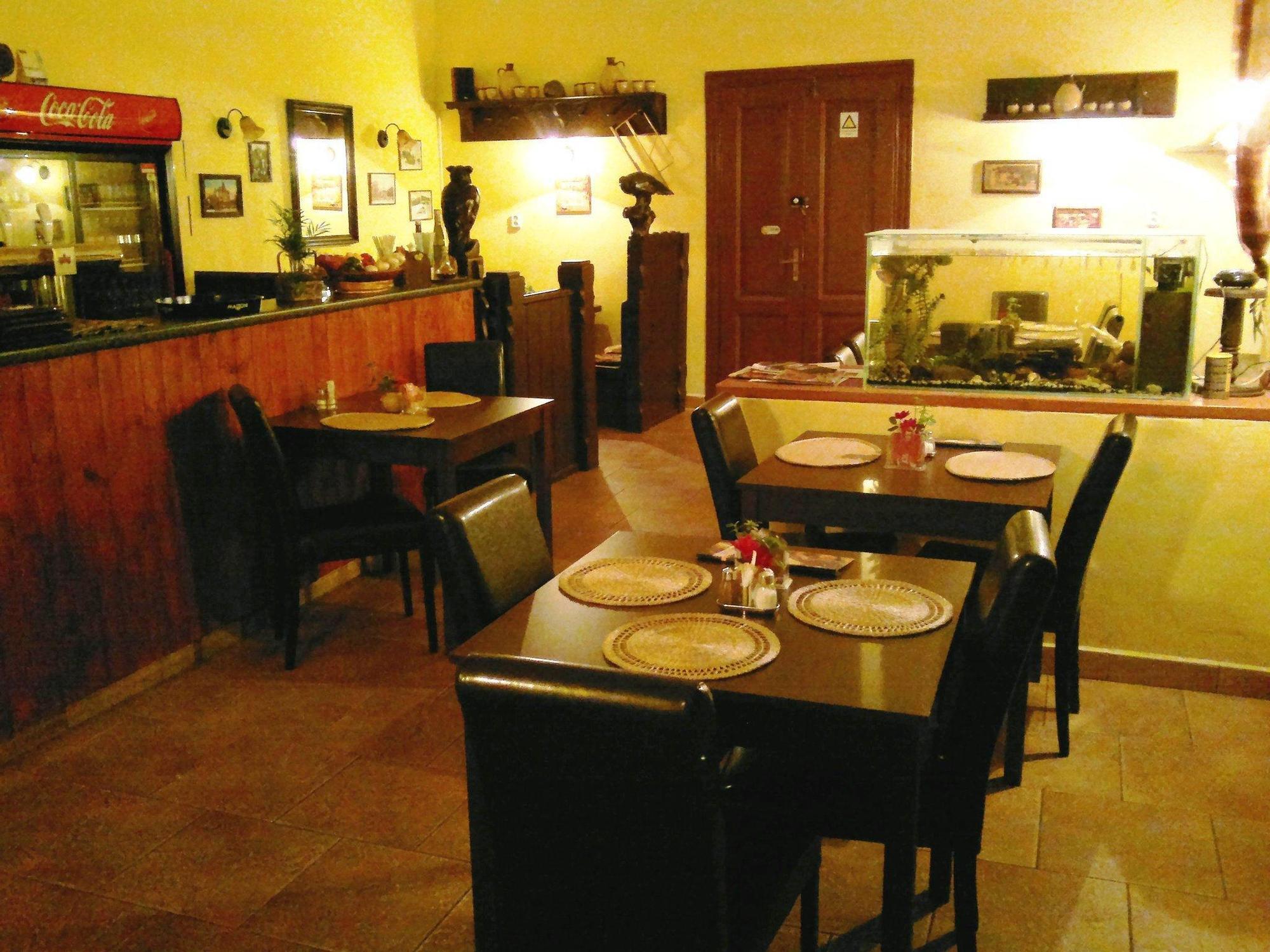 Hotel Grand Řevnice Zewnętrze zdjęcie
