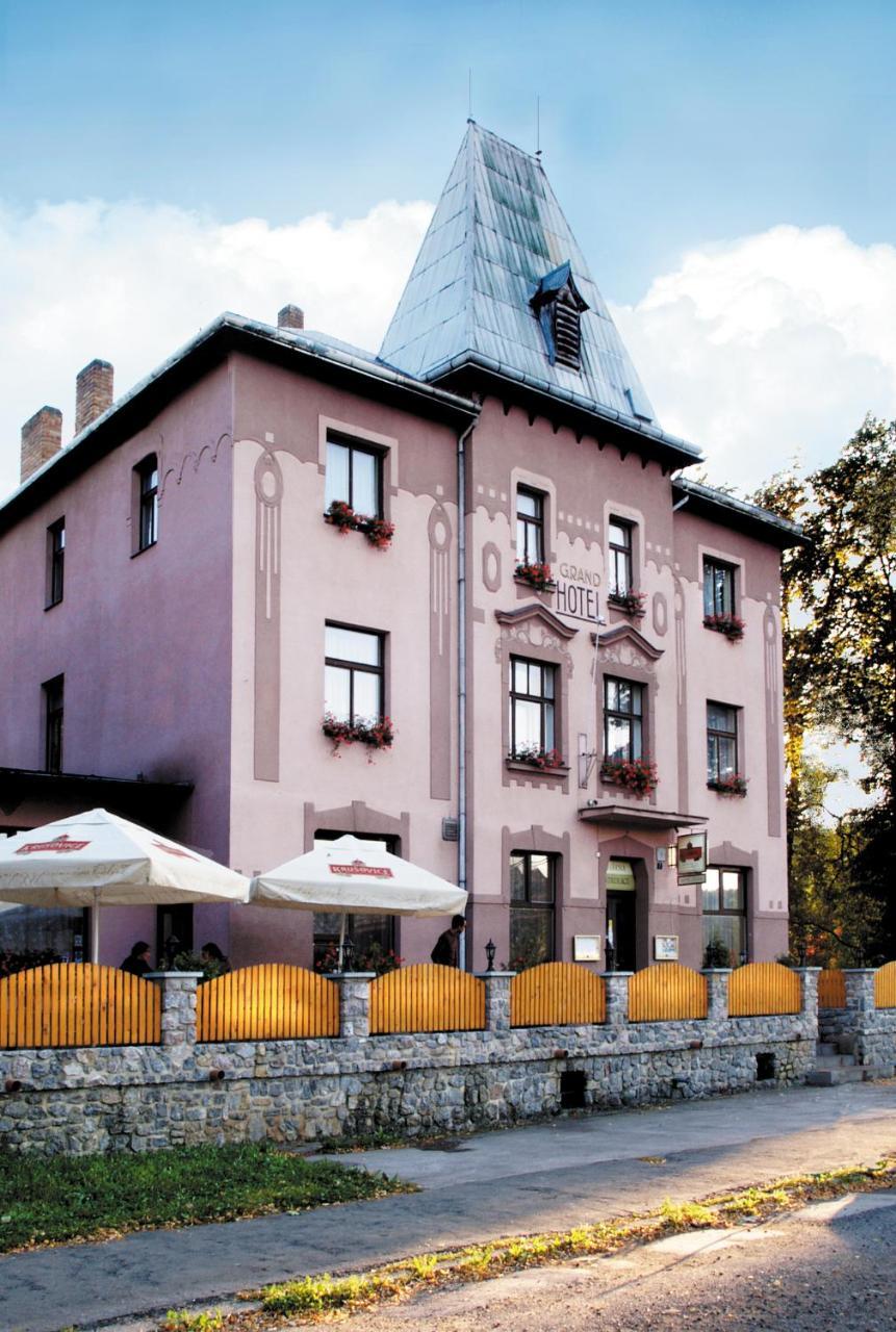 Hotel Grand Řevnice Zewnętrze zdjęcie